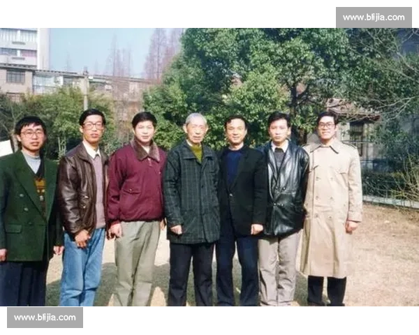 英雄归隐，风采依旧，某羽球传奇的告别，让人无限怀念